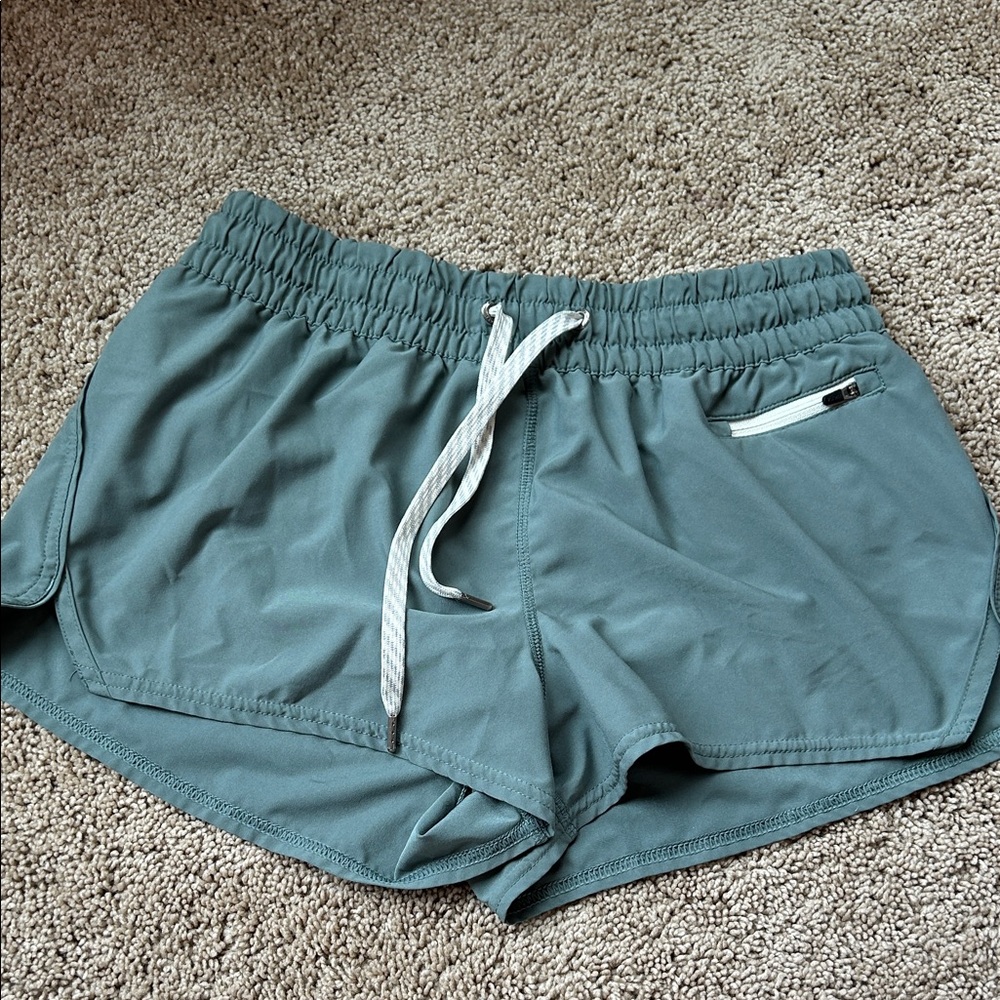 Vuori Women's Drawstring Athletic Shorts in Teal Green